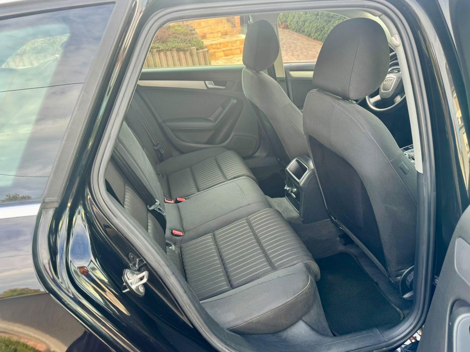 Audi A4 2011 — photo 6