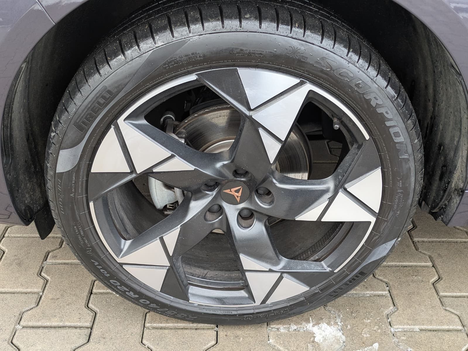 Fahrzeugabbildung CUPRA Terramar 1.5 eTSI 360°HUD*MATRIX*PANO*DCC*20"