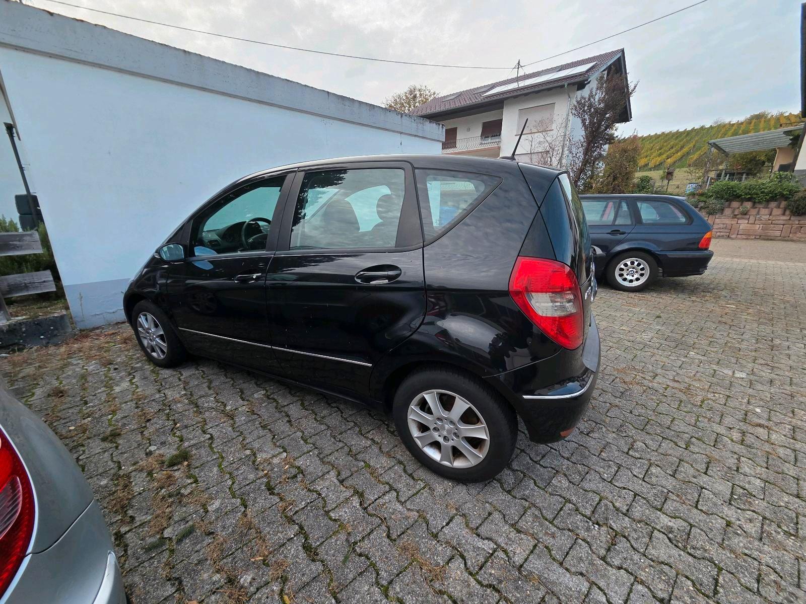 Mercedes-Benz A150 2009 — rear view