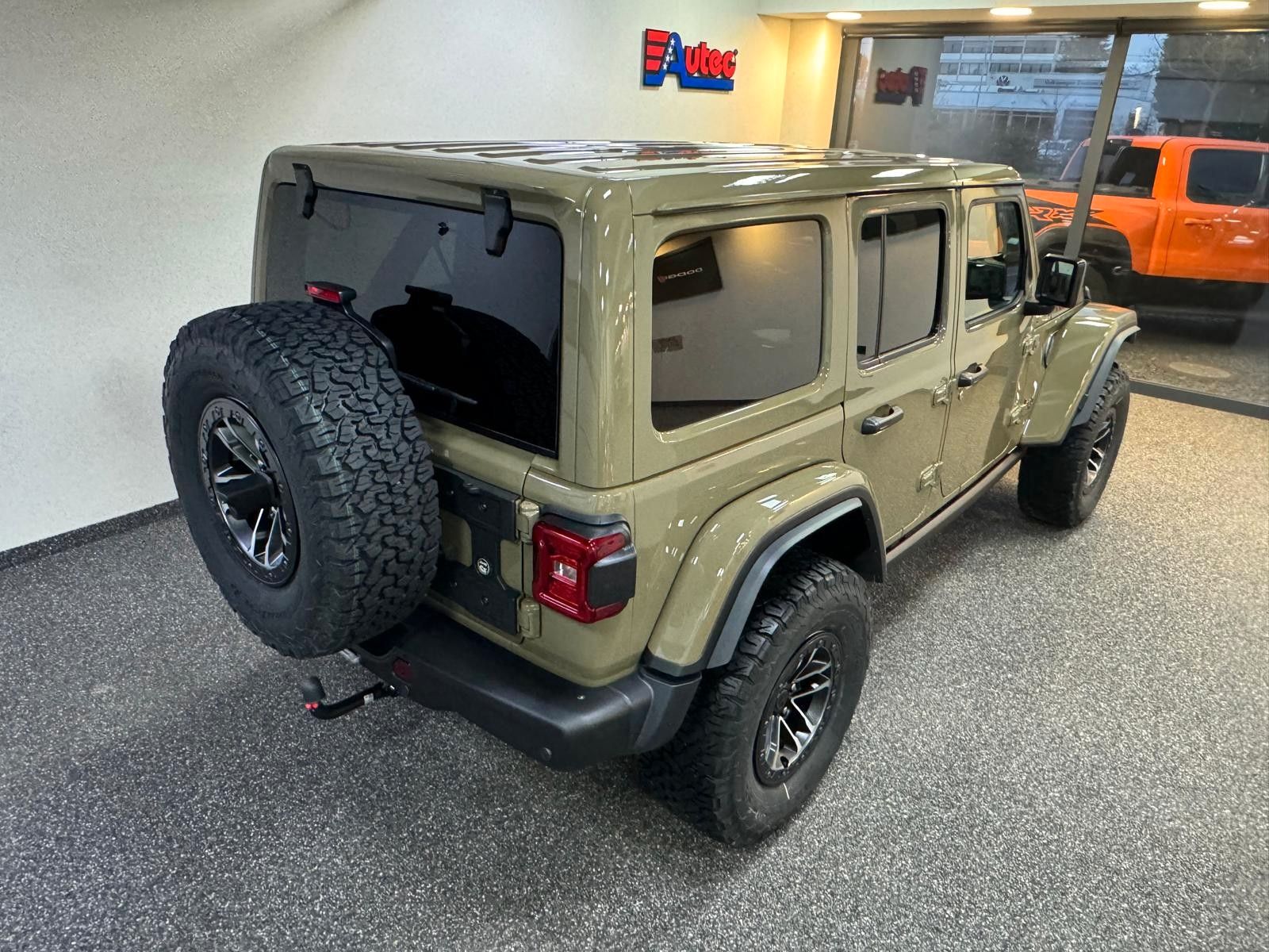 Fahrzeugabbildung Jeep RUBICON X 3.6L-V6-CAM-HARDTOP-35"