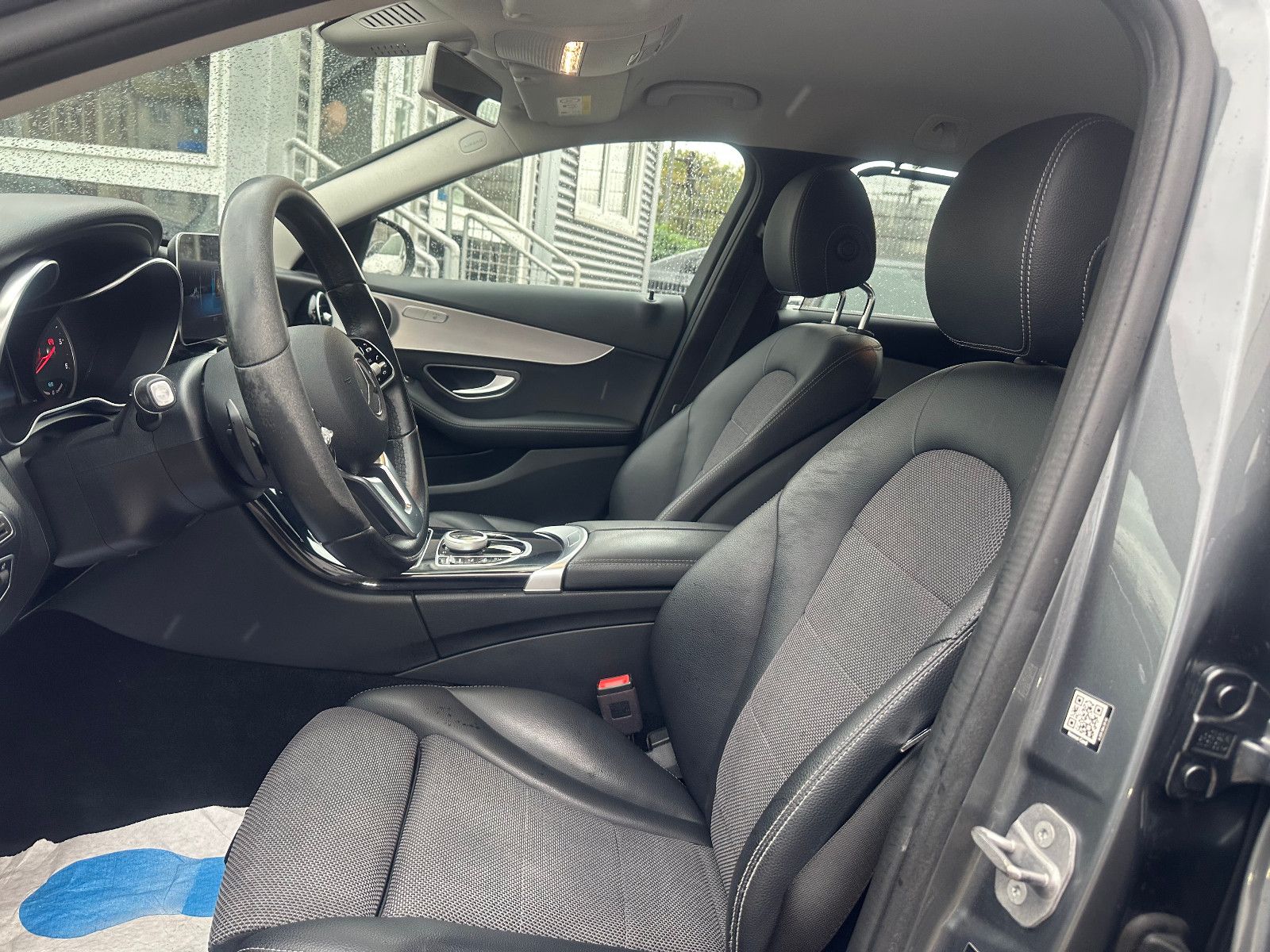 Fahrzeugabbildung Mercedes-Benz C 300 T de AVANTGARDE*1.HAND+AHK+VM.*