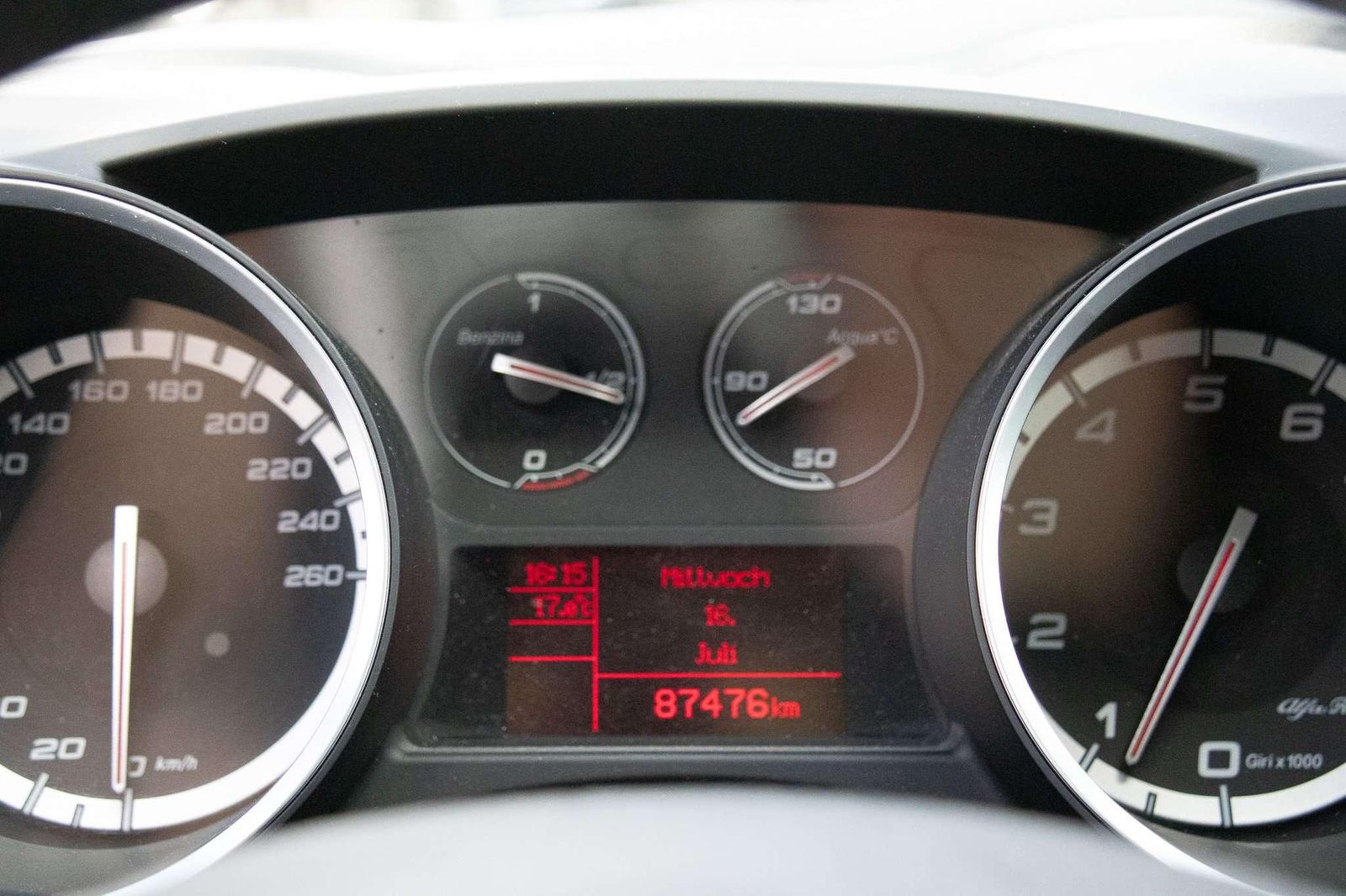 Fahrzeugabbildung Alfa Romeo Giulietta Turismo 1.4 TB Collezione Nr 35/100