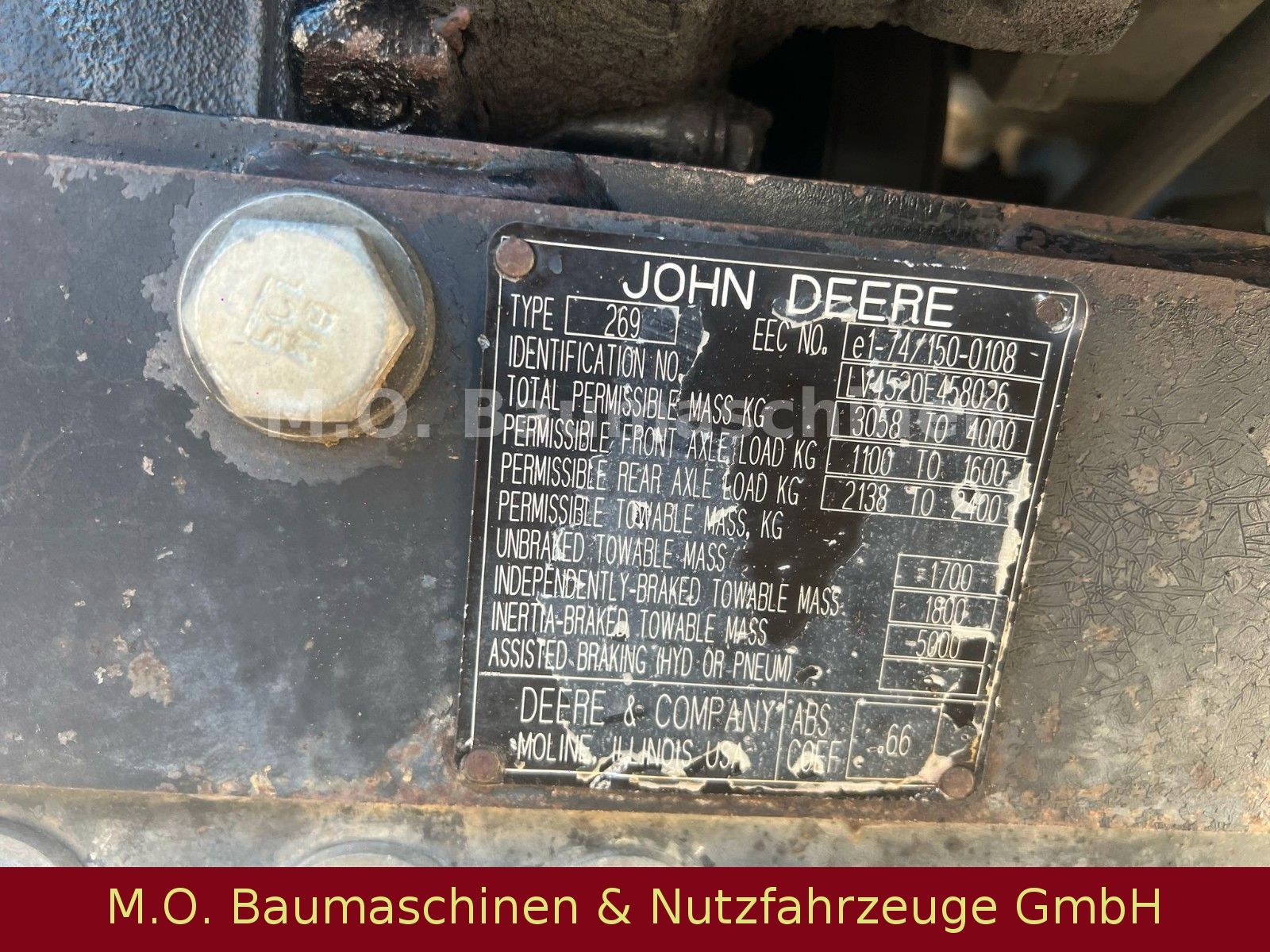 Fahrzeugabbildung John Deere 4520 / Schlepper /