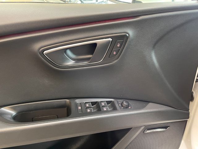 Seat Leon FR *LED*NAVI*SZHZ*TEMPOMAT*SPORTSITZE*TOUCH