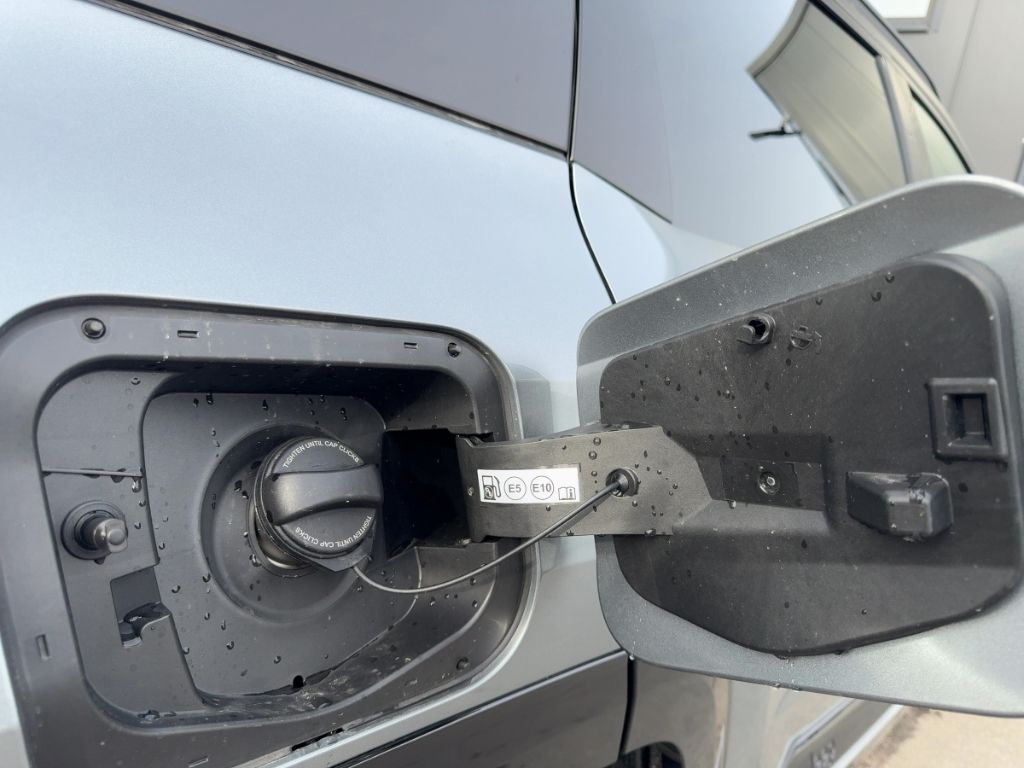 Fahrzeugabbildung Jeep Compass e-Hybrid First Edition PANO MATRIX HEAD-