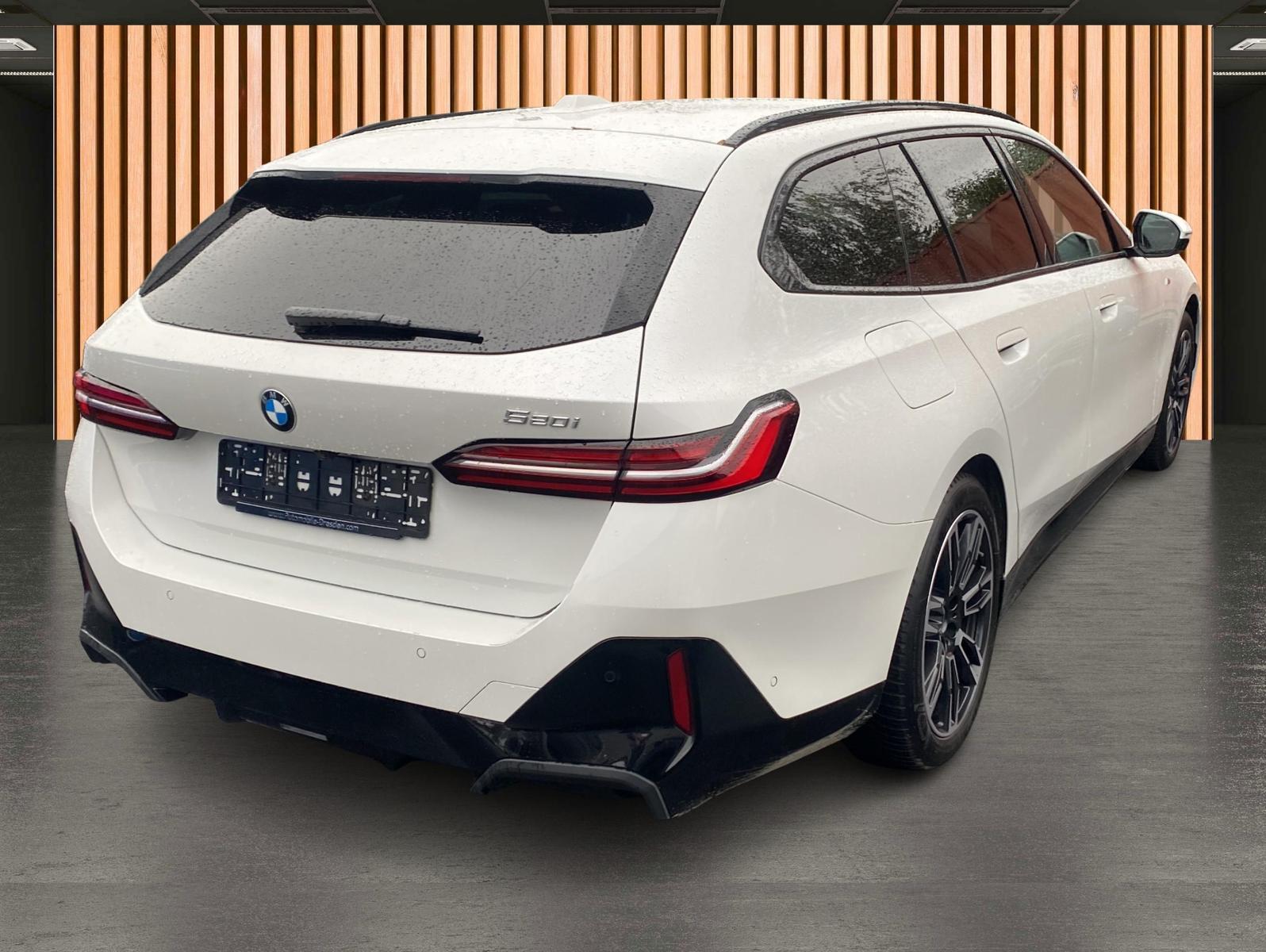 BMW 520 iA M Sport*Standheizung*Anhängerkupplung