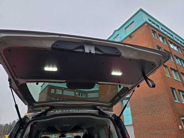 Fahrzeugabbildung Volkswagen Caddy Life Maxi inkl. Rollstuhlrampe