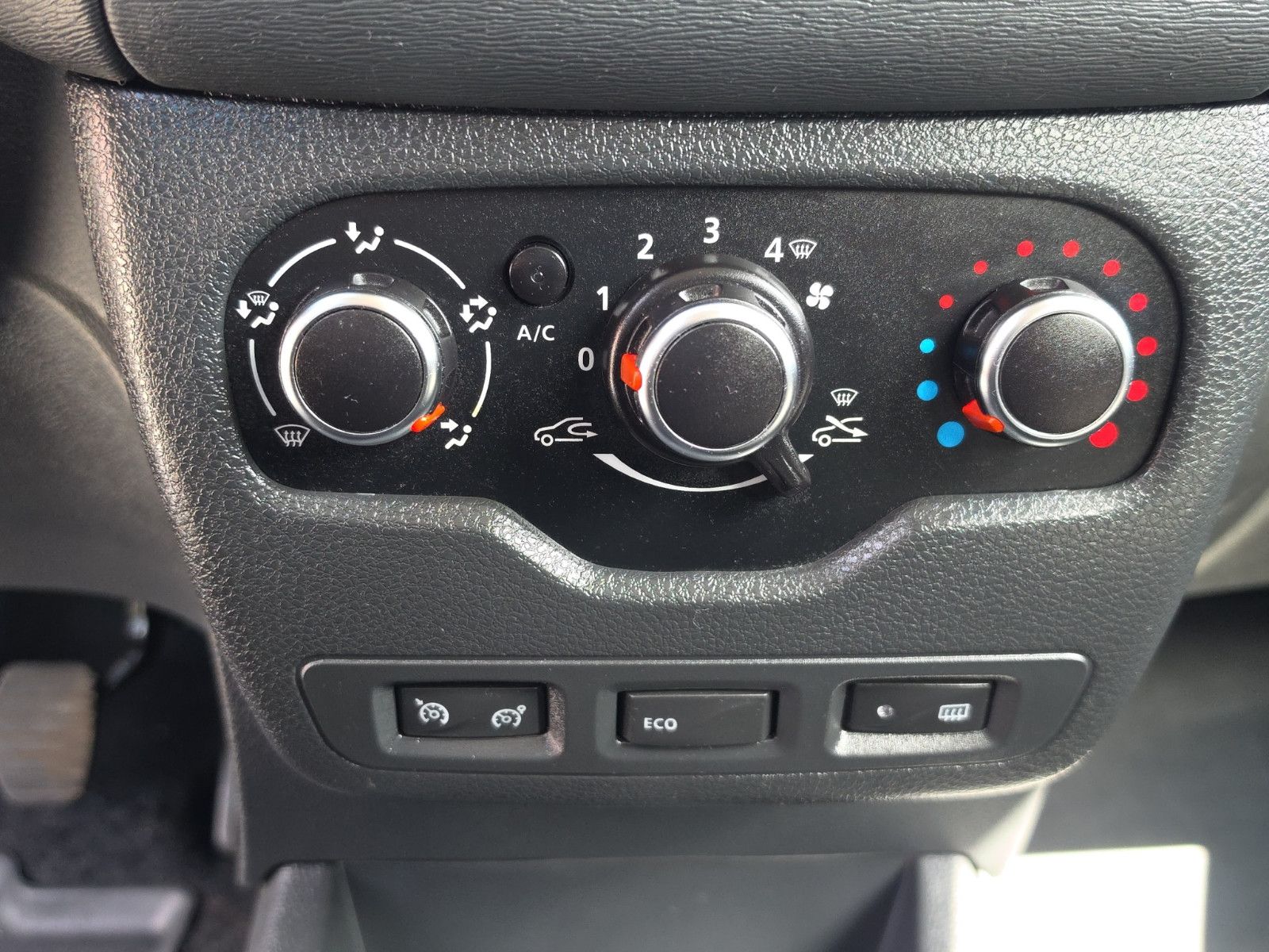 Fahrzeugabbildung Dacia Lodgy Comfort 7x Sitzer Navigation Tempomat