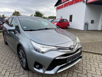 Toyota Avensis - 1