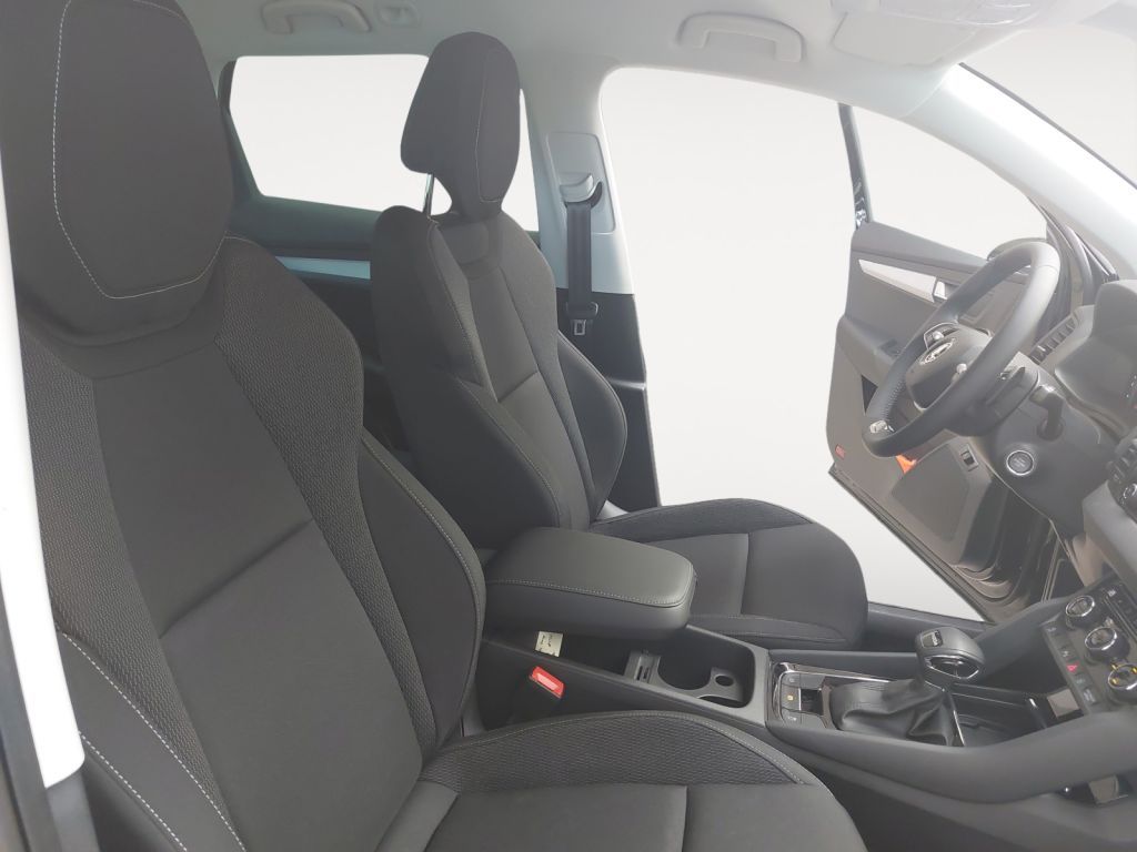 Fahrzeugabbildung SKODA Karoq 1.5 TSI DSG Selection AHZV,LED,Navi,SH