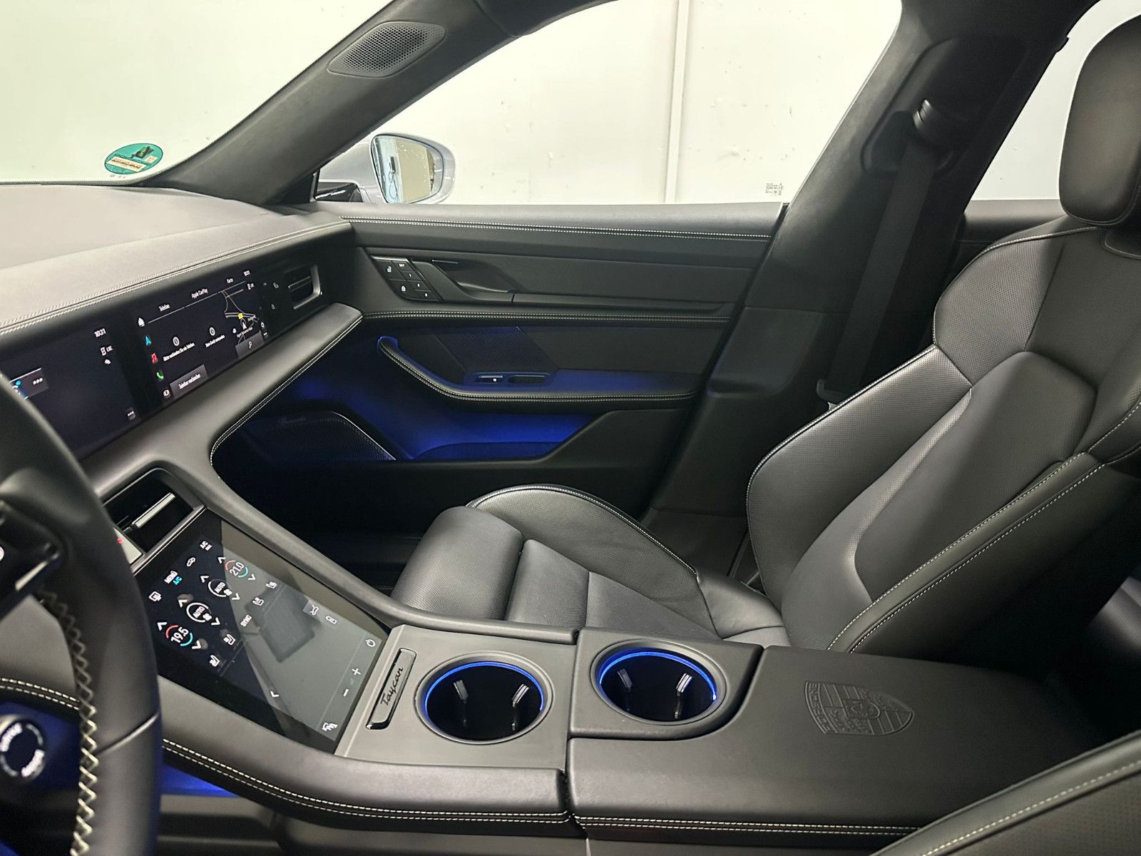 Fahrzeugabbildung Porsche Taycan Turbo *VOLL*KERAMIC*PANORAMA*