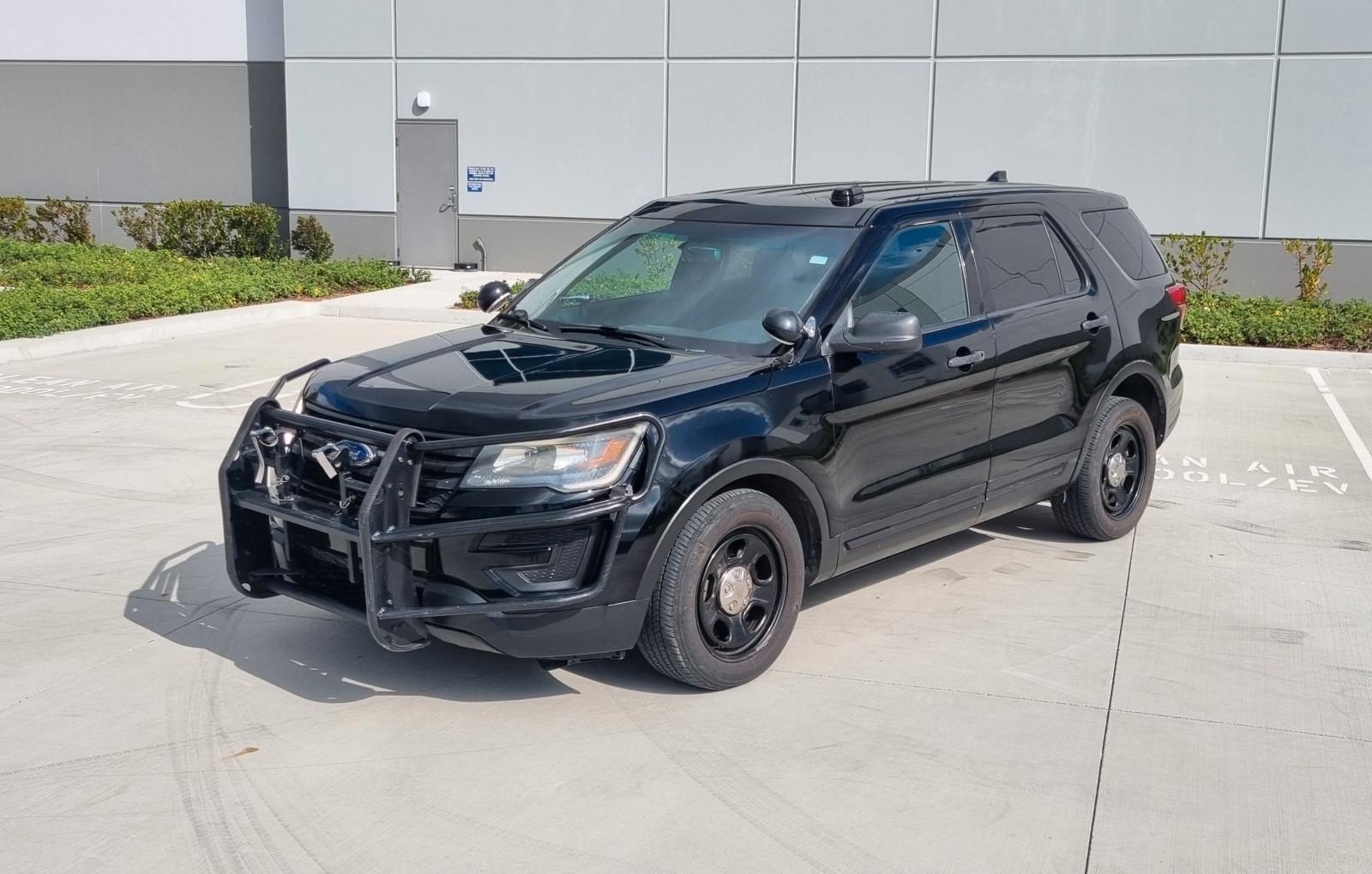 Ford Explorer Police Interceptor *68T mls*