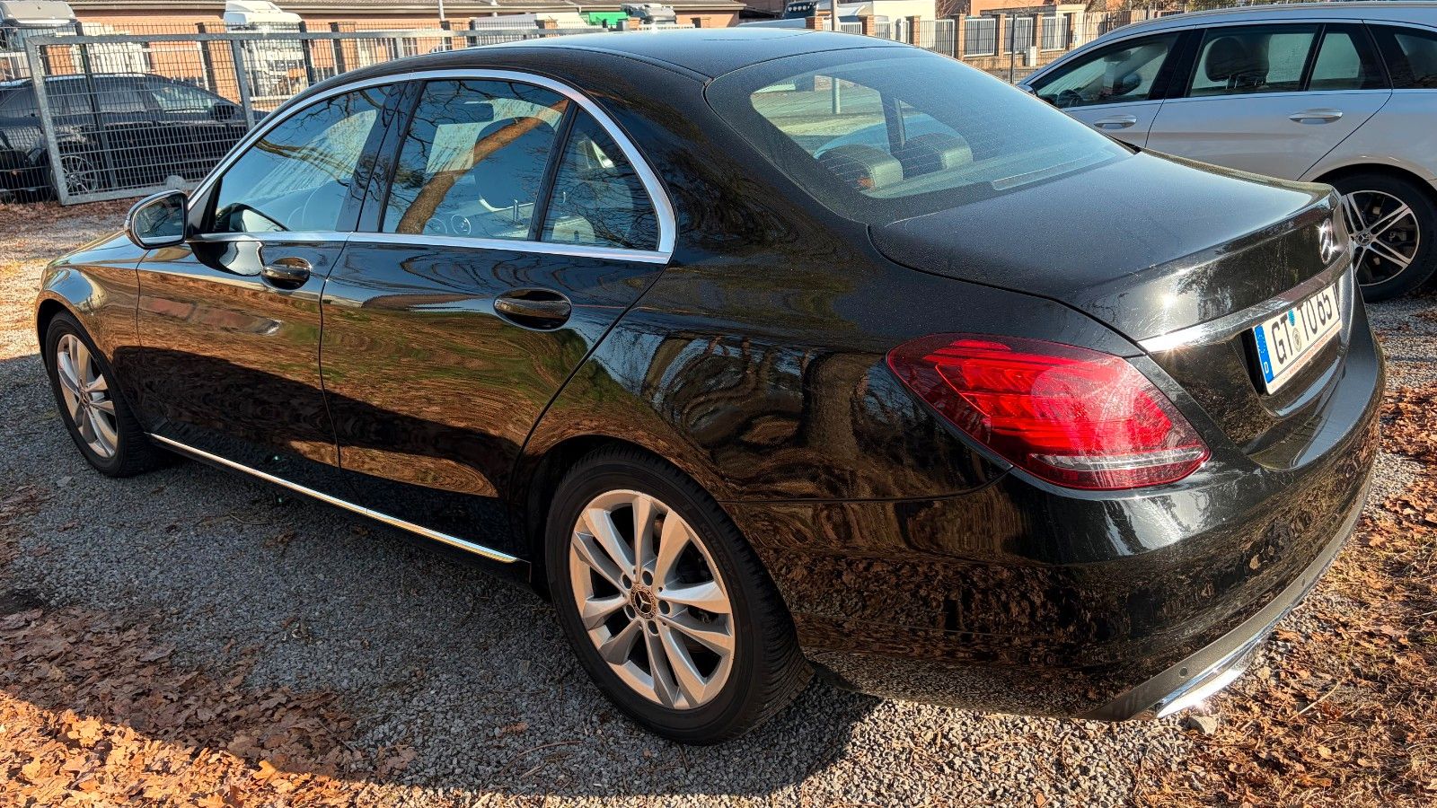 Fahrzeugabbildung Mercedes-Benz Limousine  Buisiness Pkus