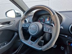 Fahrzeugabbildung Audi RS3 Sportback qu MATRIX PANO 280KM/H B&O RS-AGA