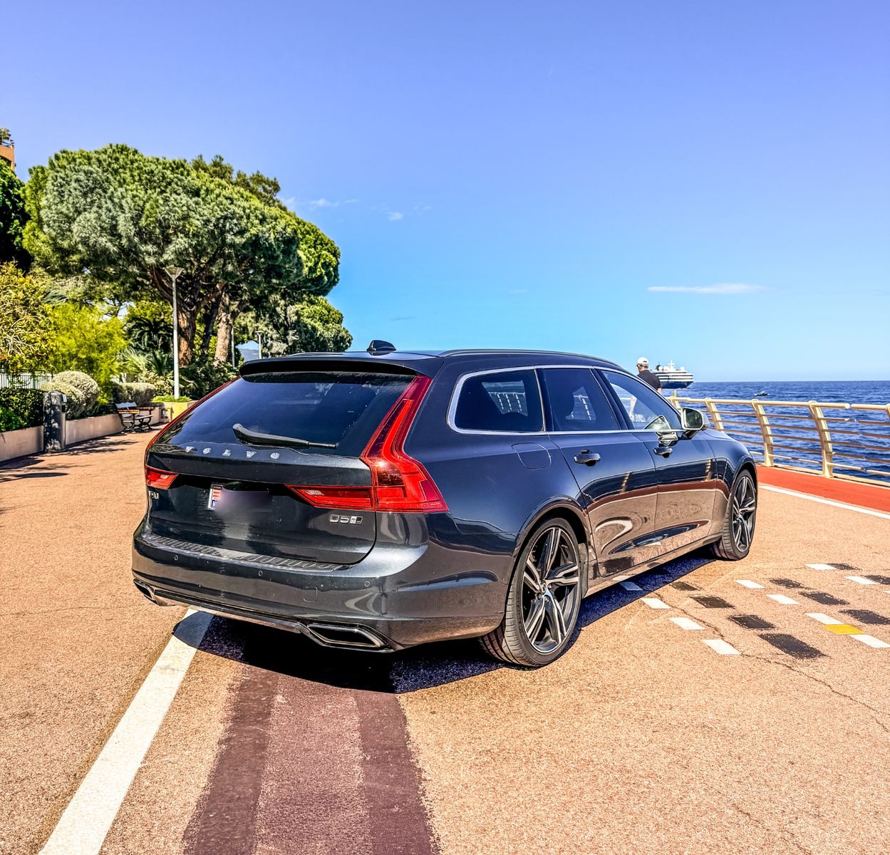VOLVO V90