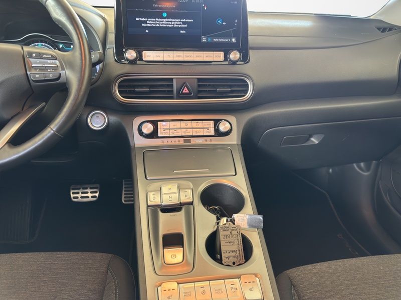 Fahrzeugabbildung Hyundai KONA EV Advantage ACC AUT Kam. KlimaA LM Navi