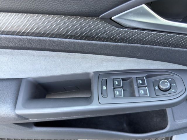 Golf VIII Variant R-Line 2.0 TDI DSG Bluetooth