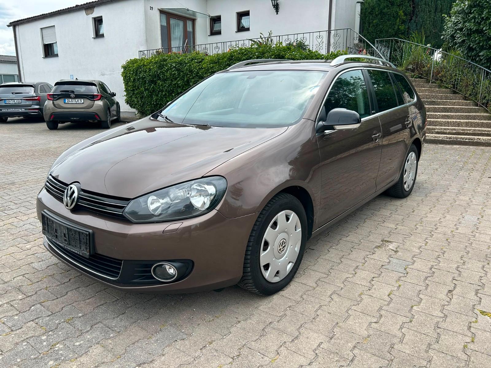 Volkswagen Golf 2.0 TDI Style Variant Klimaaut. AHK EURO5