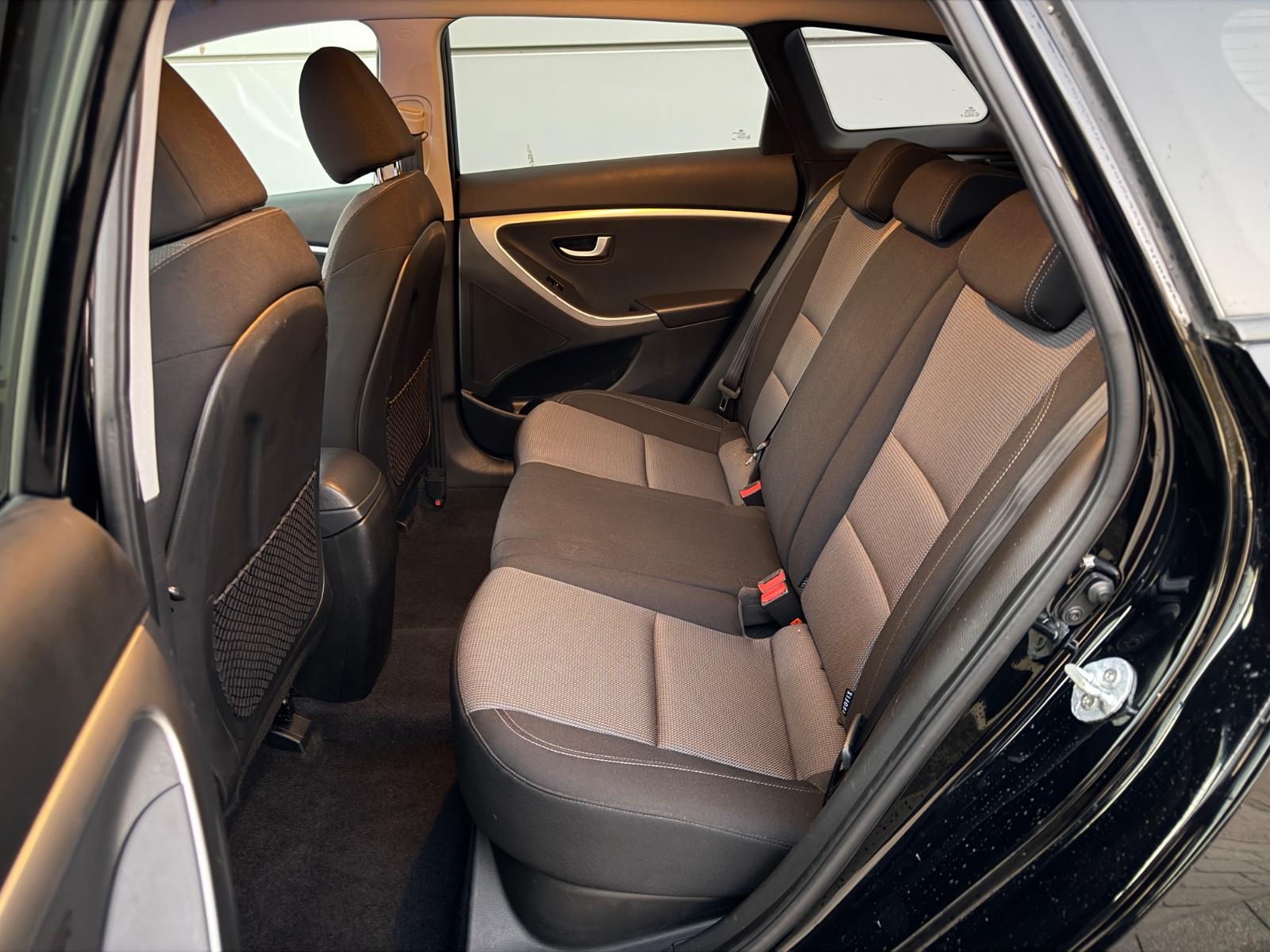 Hyundai i30 2014 — photo 9