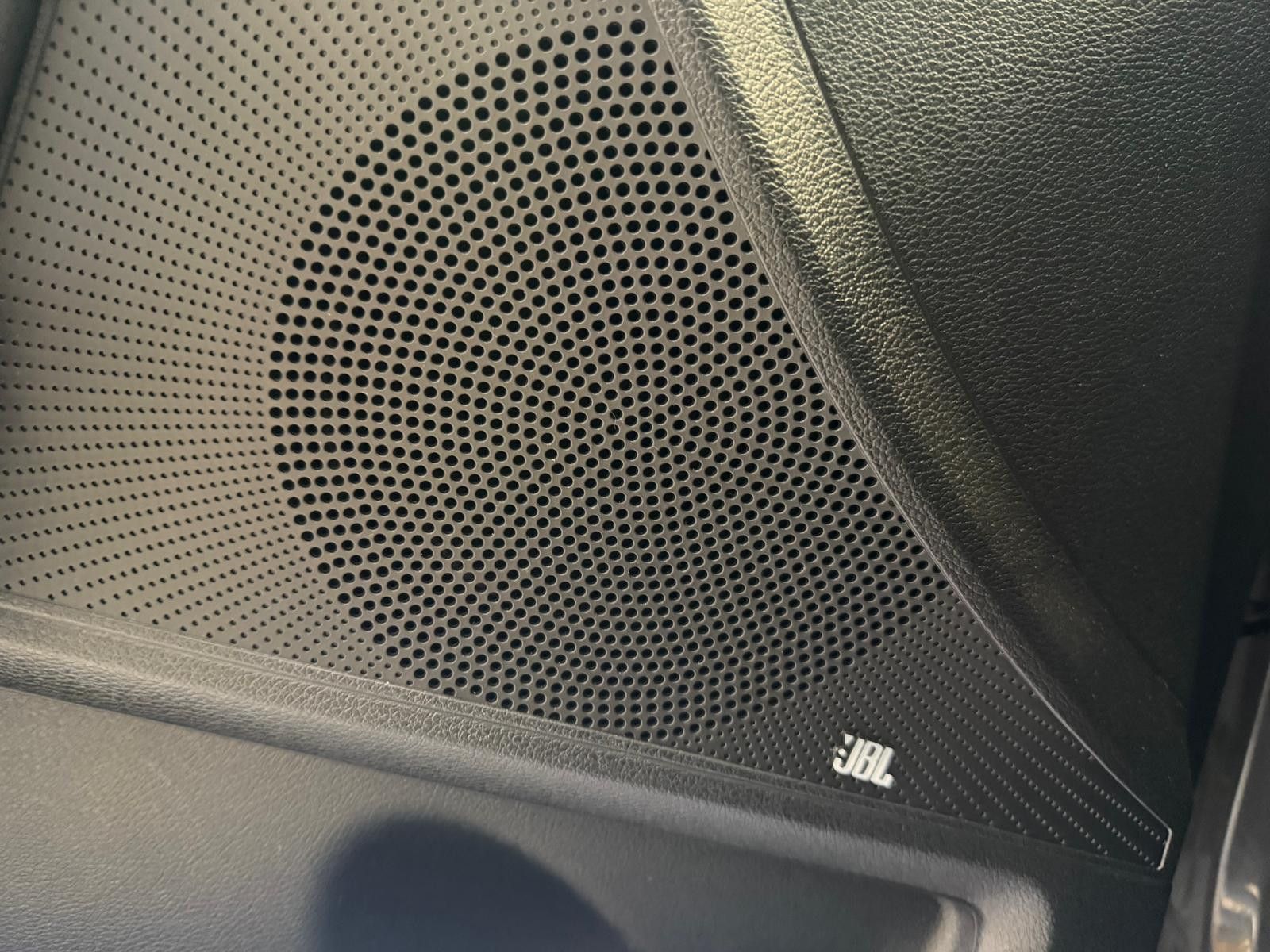 Fahrzeugabbildung Kia XCeed Black Xdition/WENIG KM/PANO/CARPLAY/SOUND