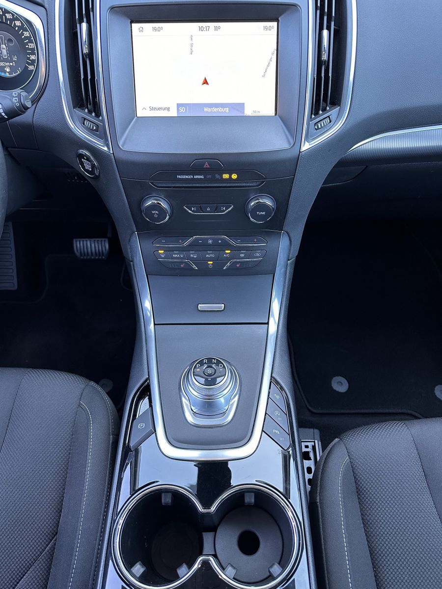 Fahrzeugabbildung Ford S-MAX 2.0 EB Titanium Aut. NAV+LED+KAMERA+17ZOLL