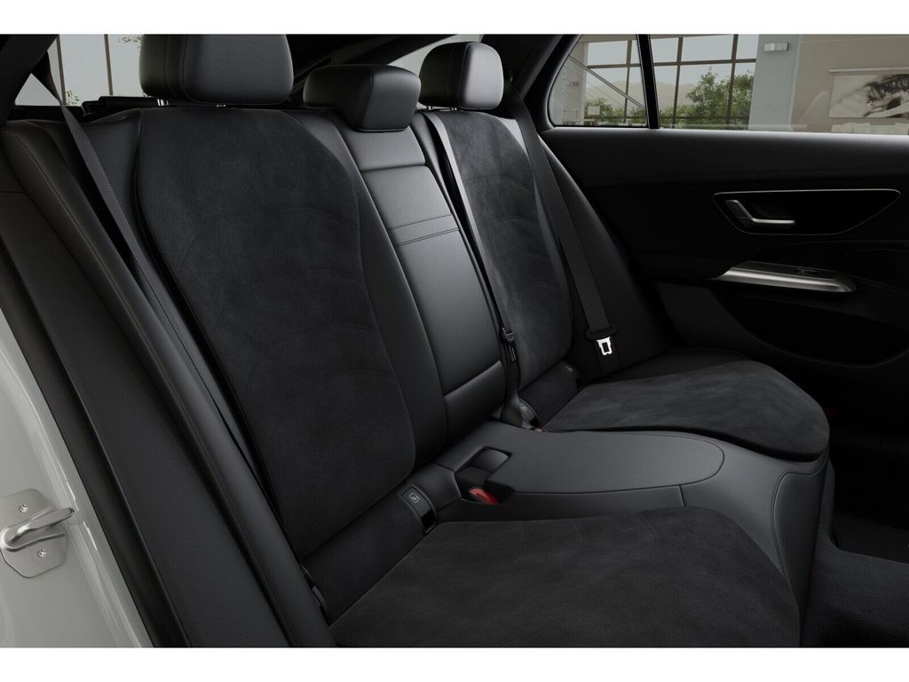 MERCEDES-BENZ E-Class 2026