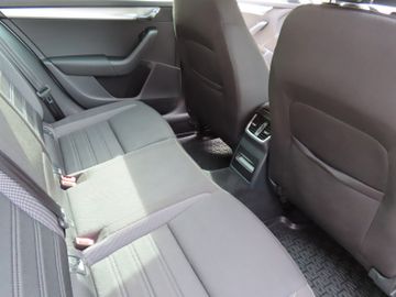Fotografie 8 des Skoda Octavia Combi Ambition 1.4 TSi Navi ACC