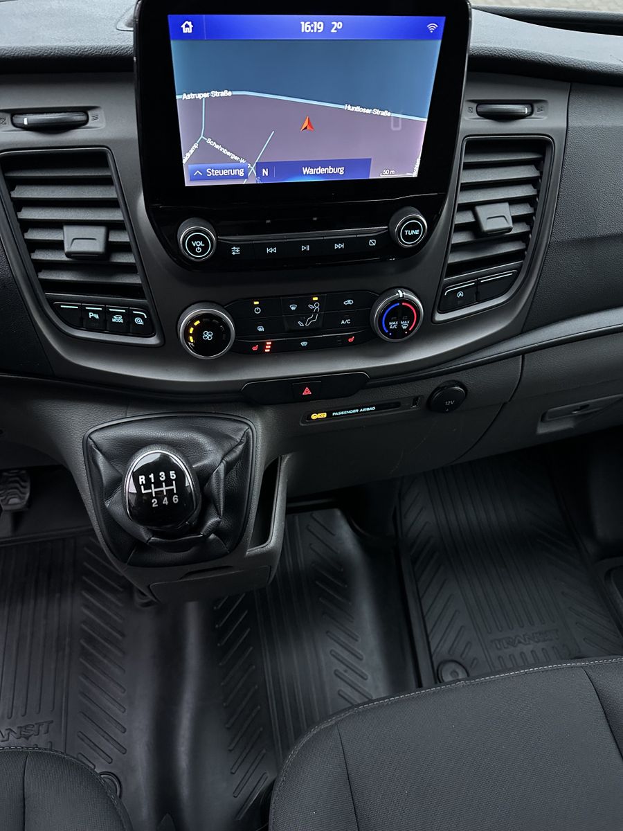 Fahrzeugabbildung Ford Transit Custom 300 L2H1 NAV+SHZ+KAMERA+SORTIMO