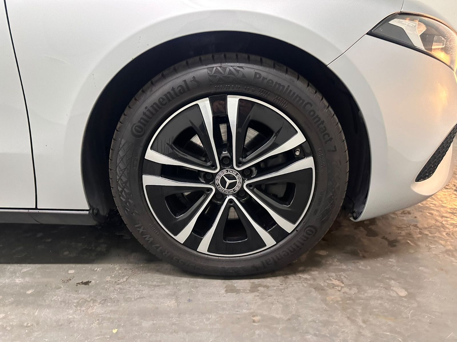Fahrzeugabbildung Mercedes-Benz A 180 d DCT *LIMOUSINE *KLIMA*NAVI*CARPLAY*