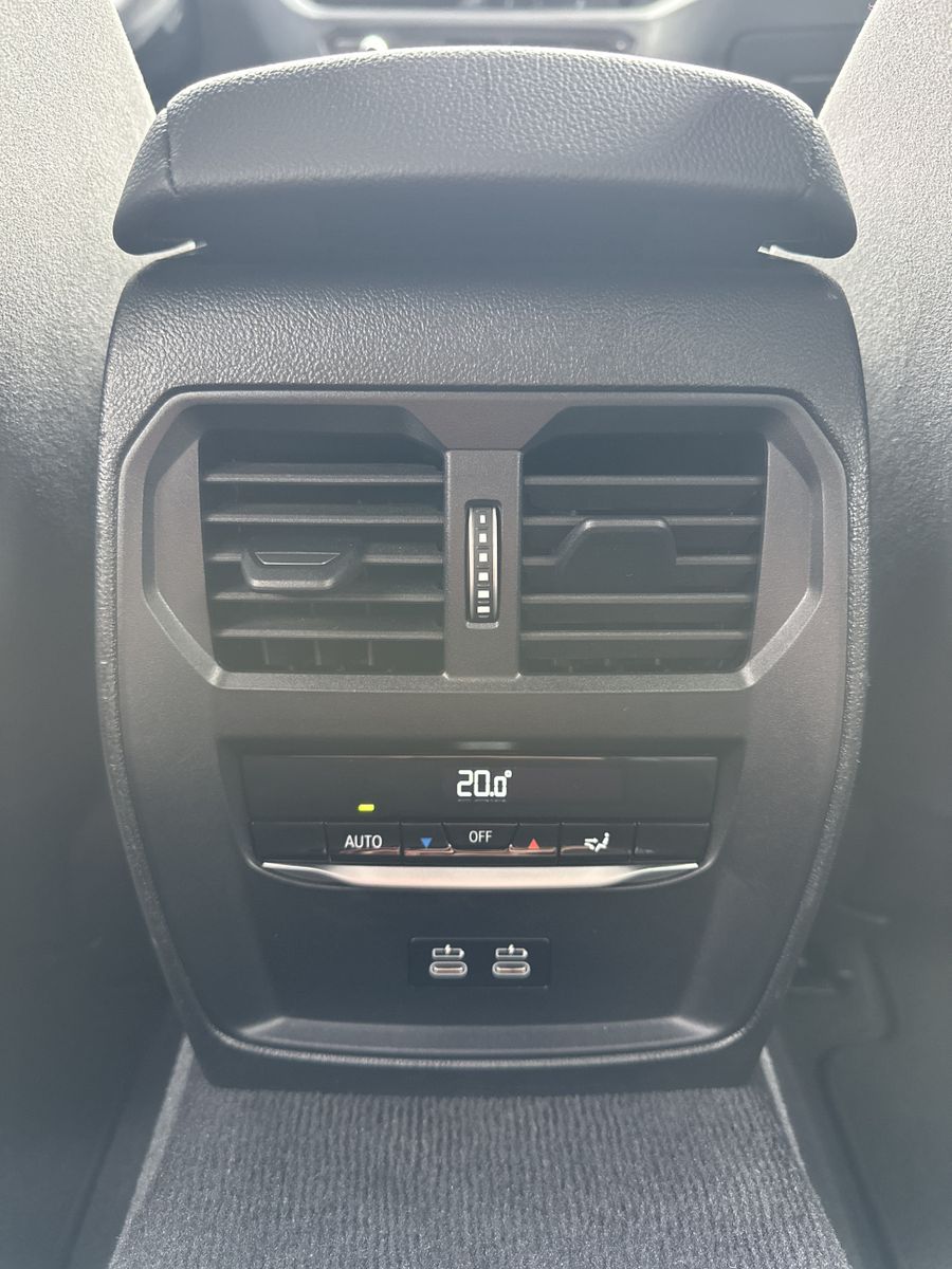 Fahrzeugabbildung BMW 320d Touring M-Sport NAV+LED+ACC+KAMERA+HUD+360°