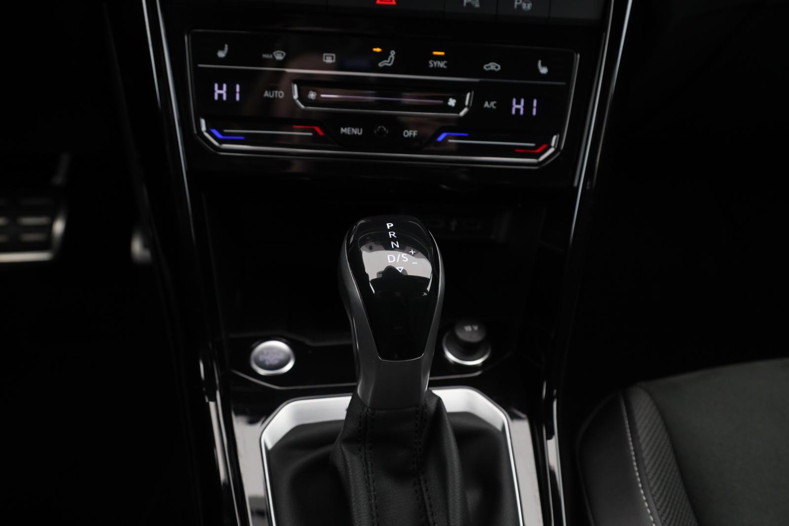 Volkswagen T-Roc 2.0 TSI DSG 4MOTION R-Line NAVI ACC, миниатюра 16