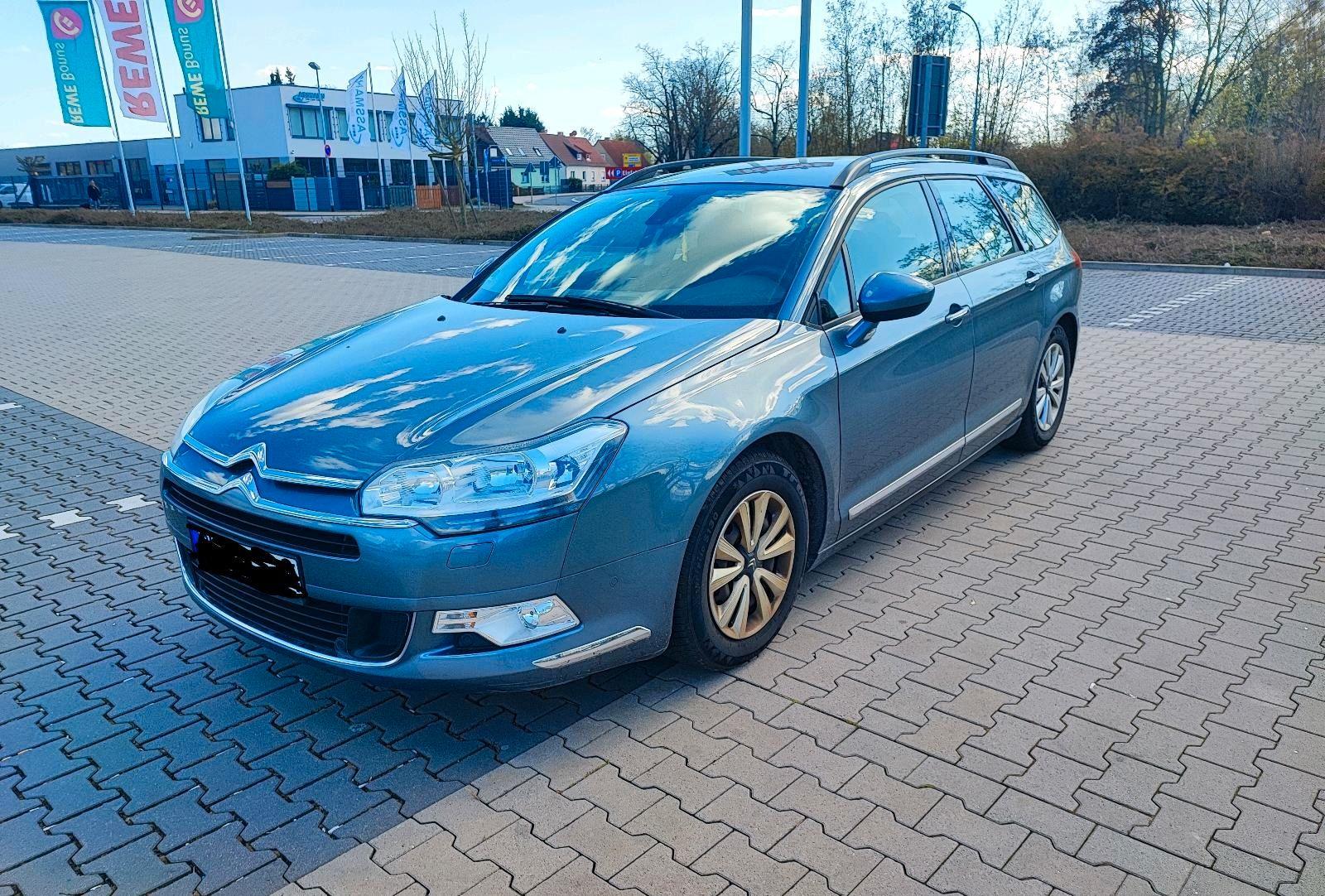 Volkswagen Golf 2012 — engine 163 HP (120kW)