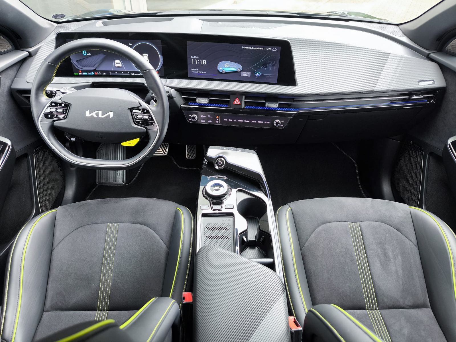 Fahrzeugabbildung Kia EV6 GT 4WD WERKSGAR+NAVI+LED+SHZ+WP+KAM+ACC+DAB+