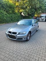 BMW 318d 2011 - BMW 318 aus 2011: Kombi, 318d