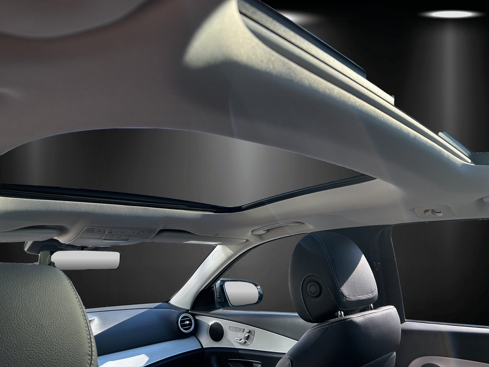 Fahrzeugabbildung Mercedes-Benz E220d 4M Tl All-Terrain DISTRO Pano AHK Memo LED