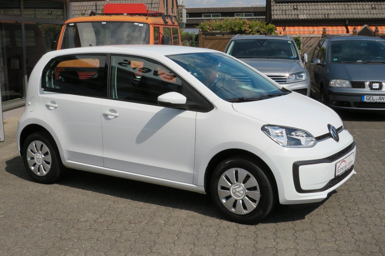 Fahrzeugabbildung Volkswagen up! 4 TÜREN KLIMA TELVOR DAB KAMERA PDC GRA 1.H