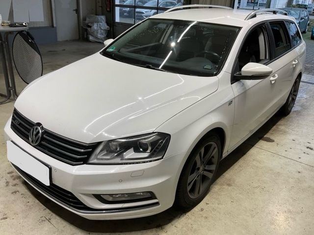 Volkswagen Passat VARIANT 2.0TDI R-LINE*1.HAND*XE*NAVI*AHK*