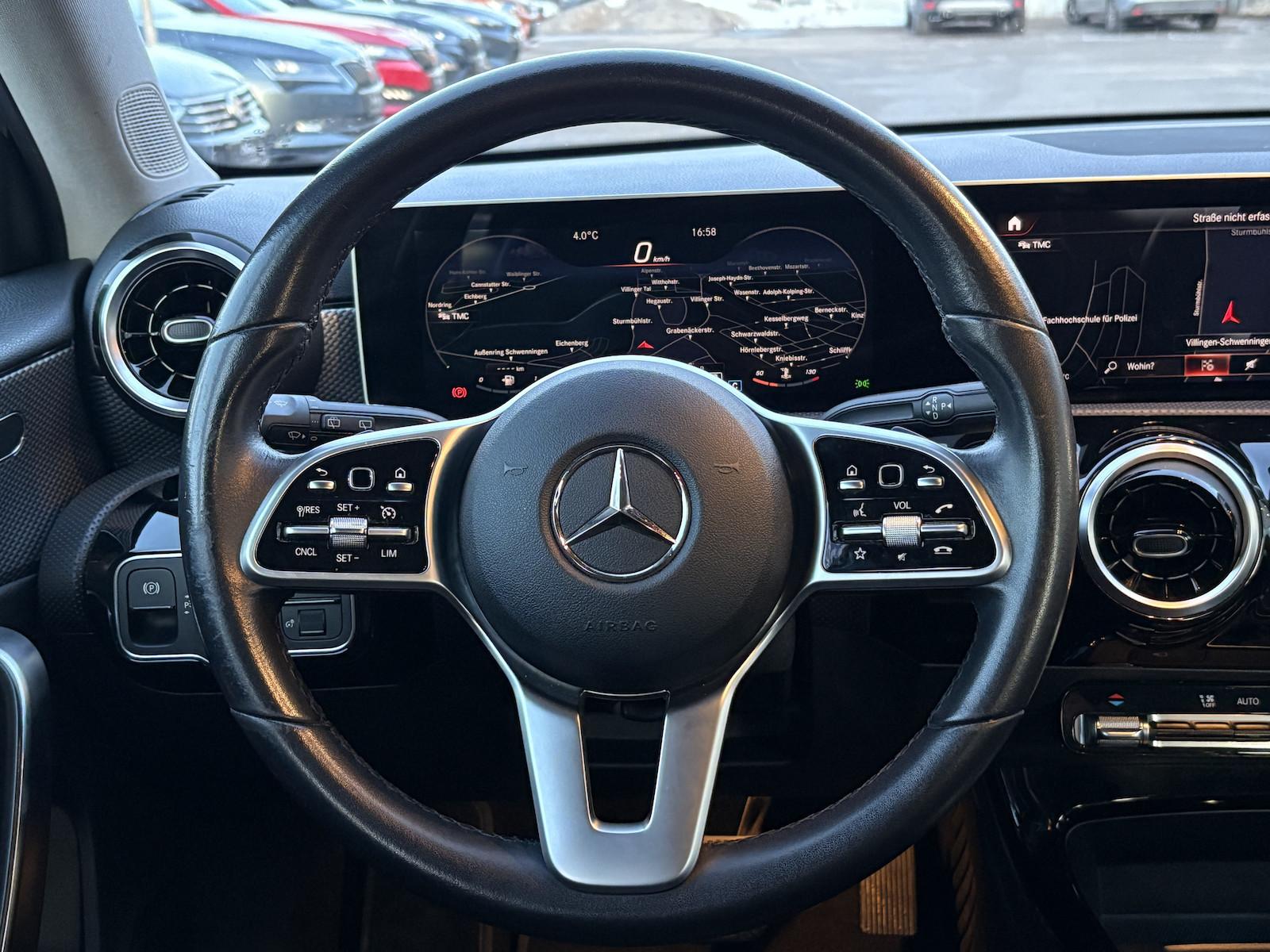 Mercedes-Benz A 250 BUSSINES/NAVIGATION/HIGHPERFORMACE-LED/PDC