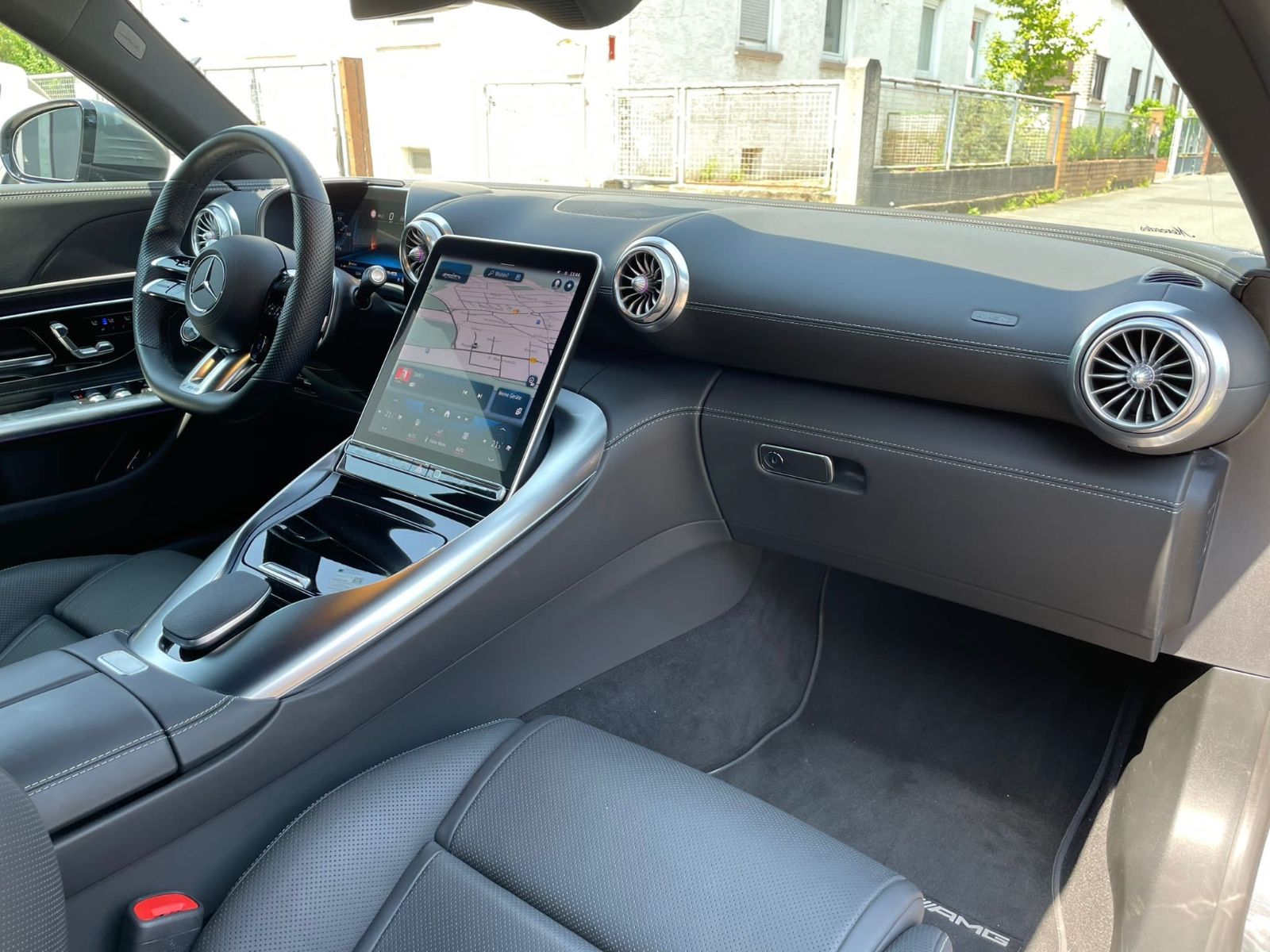 Fahrzeugabbildung Mercedes-Benz SL 63 AMG 4MATIC+ Head-Up 21" Lift Massage 360°
