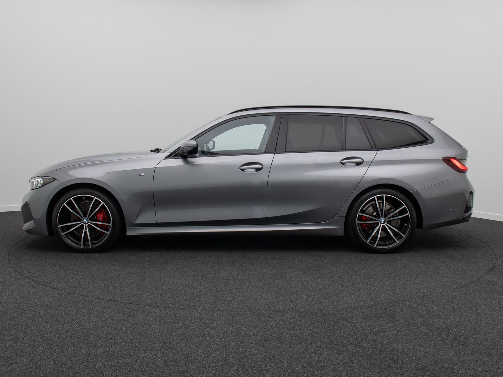 Fahrzeugabbildung BMW 330d xD M Sport ACC Kamera H/K Panorama HUD 19"