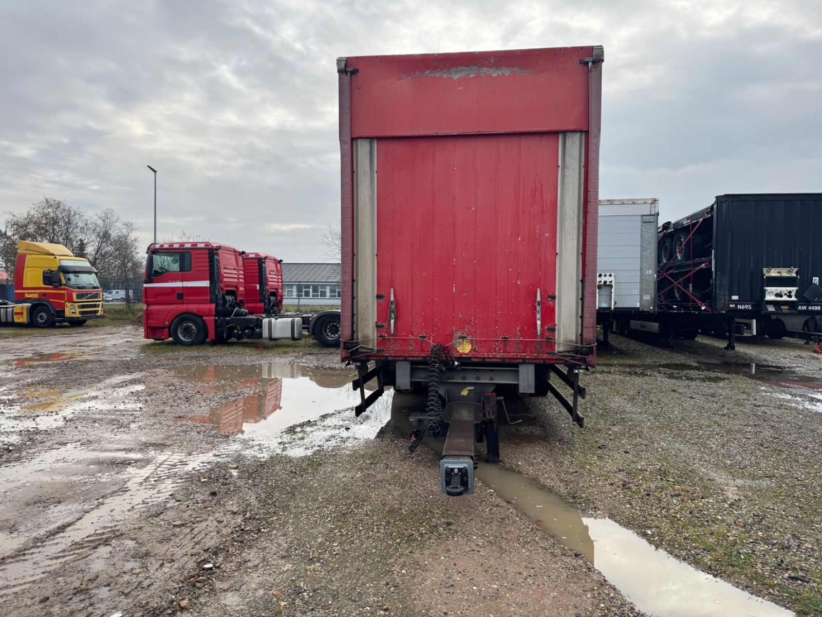 nordtrucks.de Fahrzeugabbildung Andere SEG (F) Tandem Pritschenanhänger mit Plane