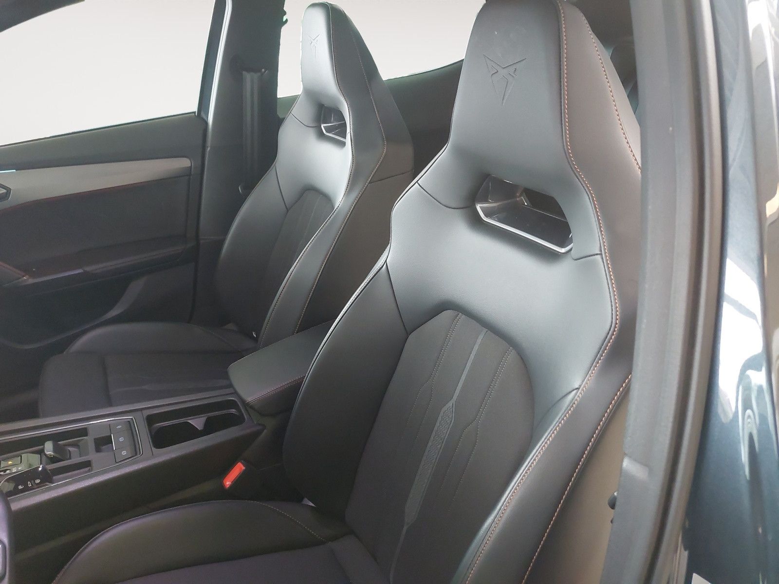 Fahrzeugabbildung CUPRA Formentor VZ 1.4 e-Hybrid DSG DCC Panoramadach