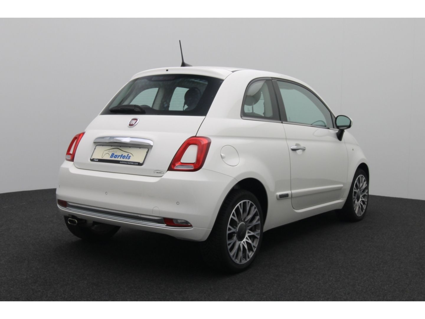 Fahrzeugabbildung Fiat 500 1.2 Lounge AppleCP, Einparkhilfe, Klimaautom