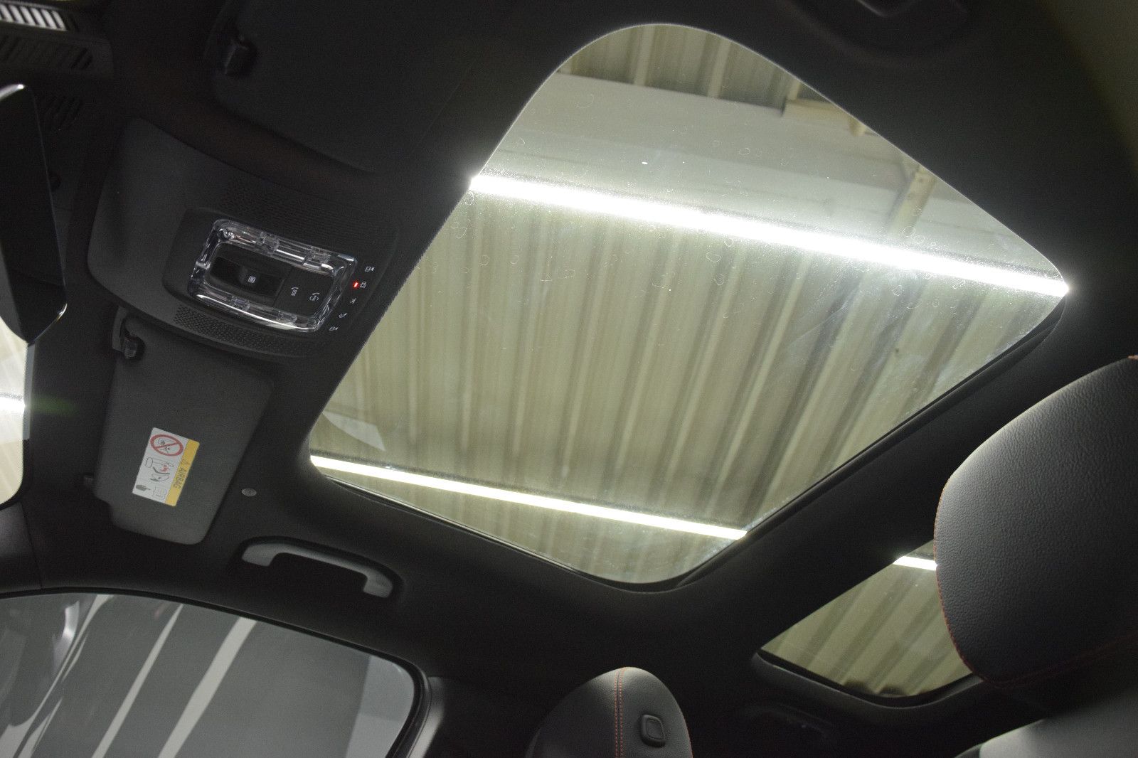 Fahrzeugabbildung Mercedes-Benz GLB 200 AMG Line 7Sitze Pano Ambi Widescreen AHK