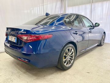 Alfa-Romeo Giulia - 6