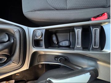 Ford Kuga - 12