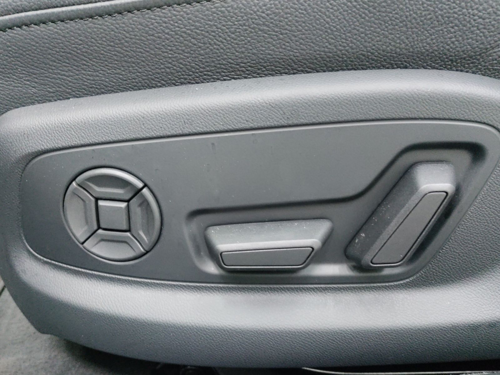 Audi A8 - Bild 19