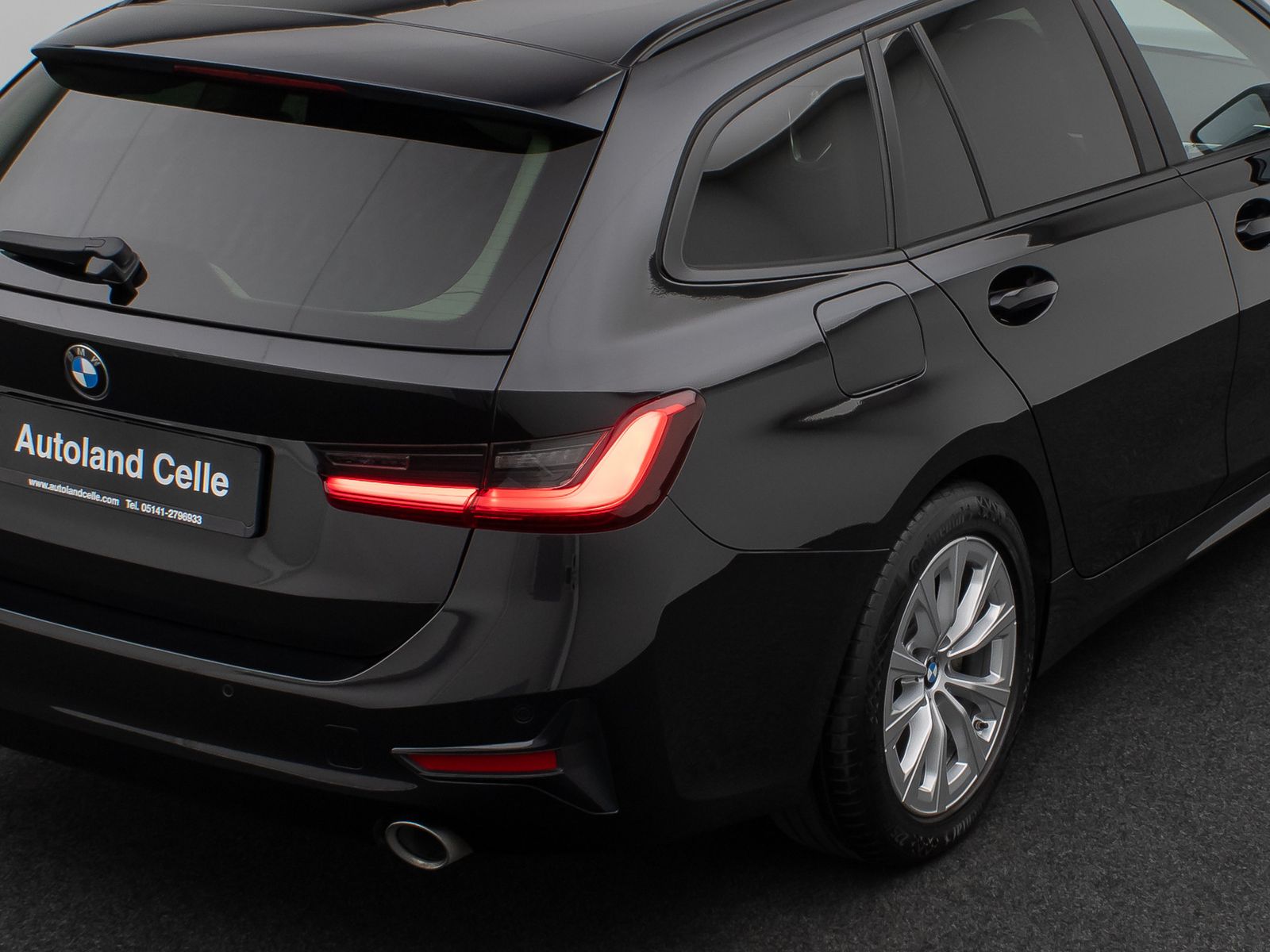 Fahrzeugabbildung BMW 330i Panorama Komfort Leder Sportsitz Stop&Go