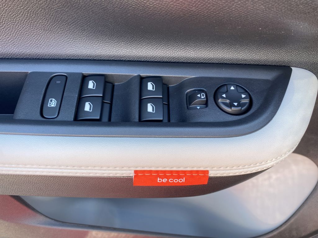Fahrzeugabbildung Citroën C3 Hybrid 110 MAX *Sitzh*beh. Frontscheibe u Len