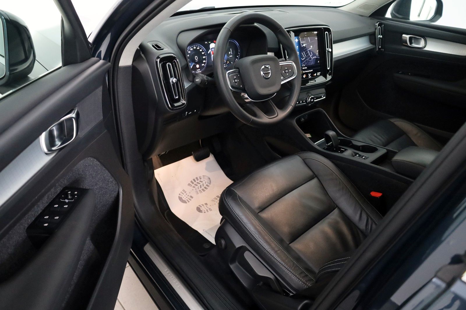 Fahrzeugabbildung Volvo XC40 Inscription Expression,Leder,Navi,SH,AHK